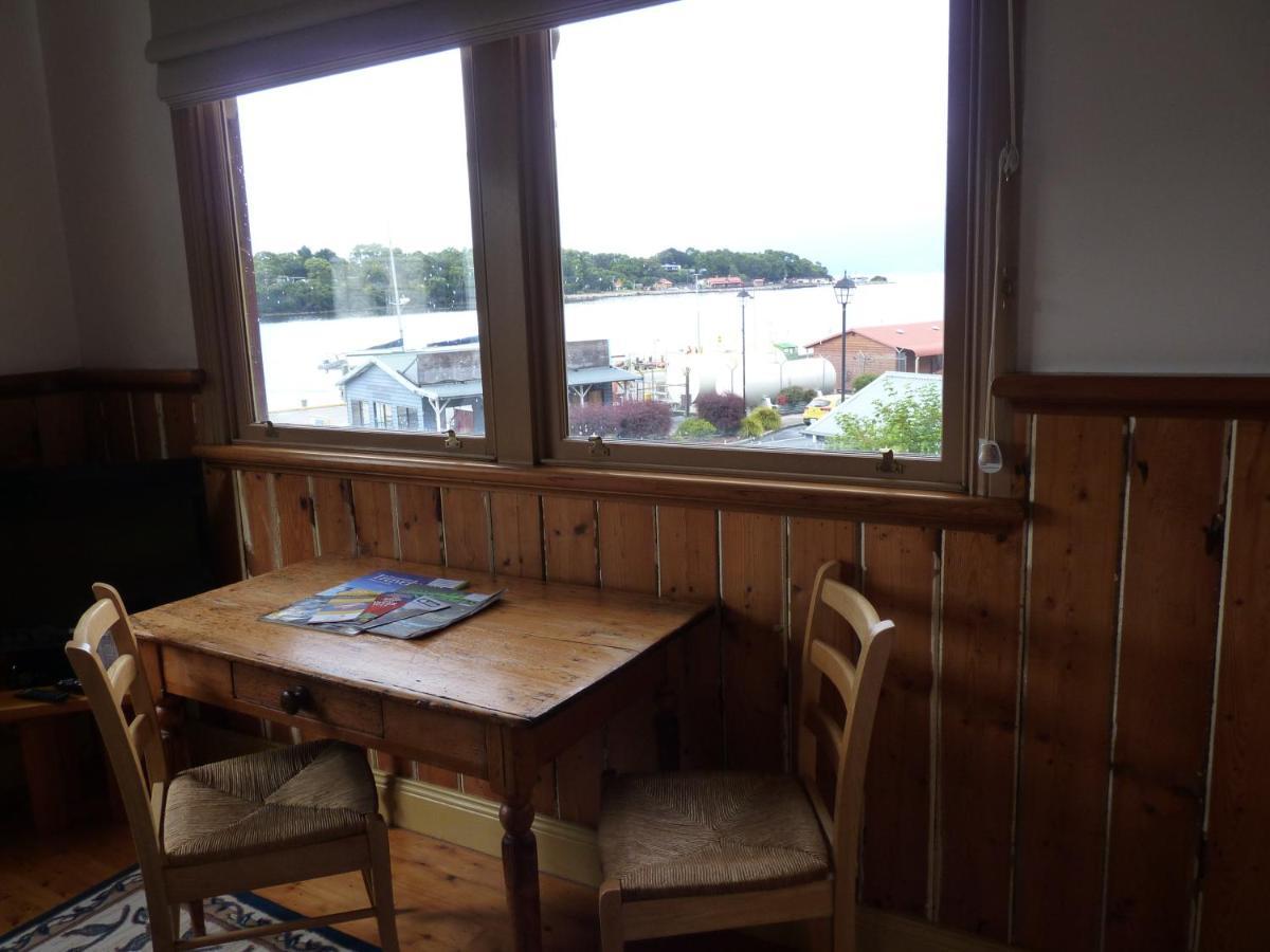 Bushman's Strahan Aparthotel Bagian luar foto