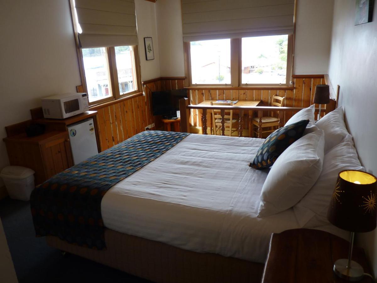 Bushman's Strahan Aparthotel Bagian luar foto