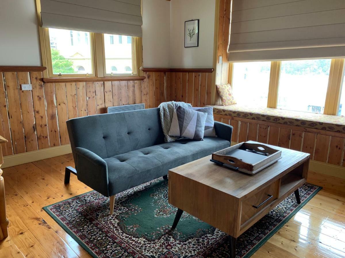 Bushman's Strahan Aparthotel Bagian luar foto
